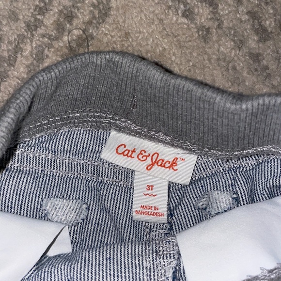 Boys 3T Cat & Jack Shorts - Picture 2 of 3